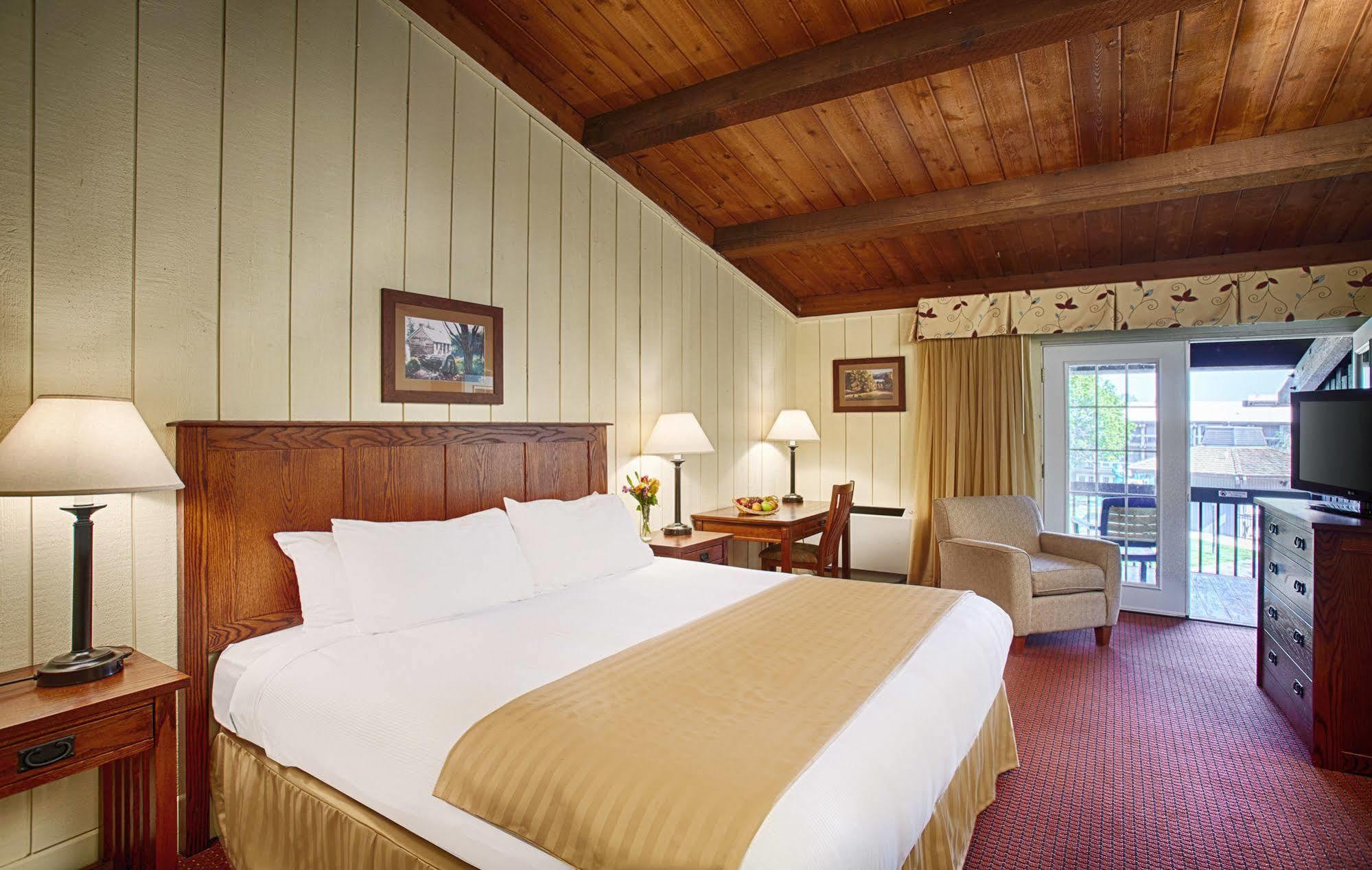 Salt Fork State Park Lodge And Conference Center Кембридж Экстерьер фото
